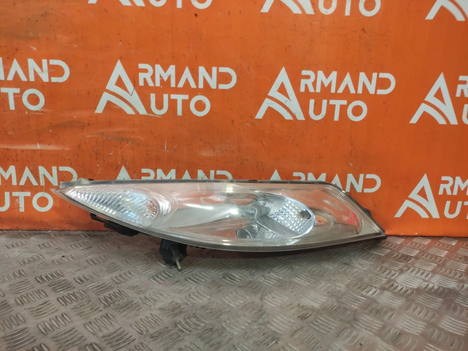 Фара габаритная Nissan Juke 2010-2014 YF15