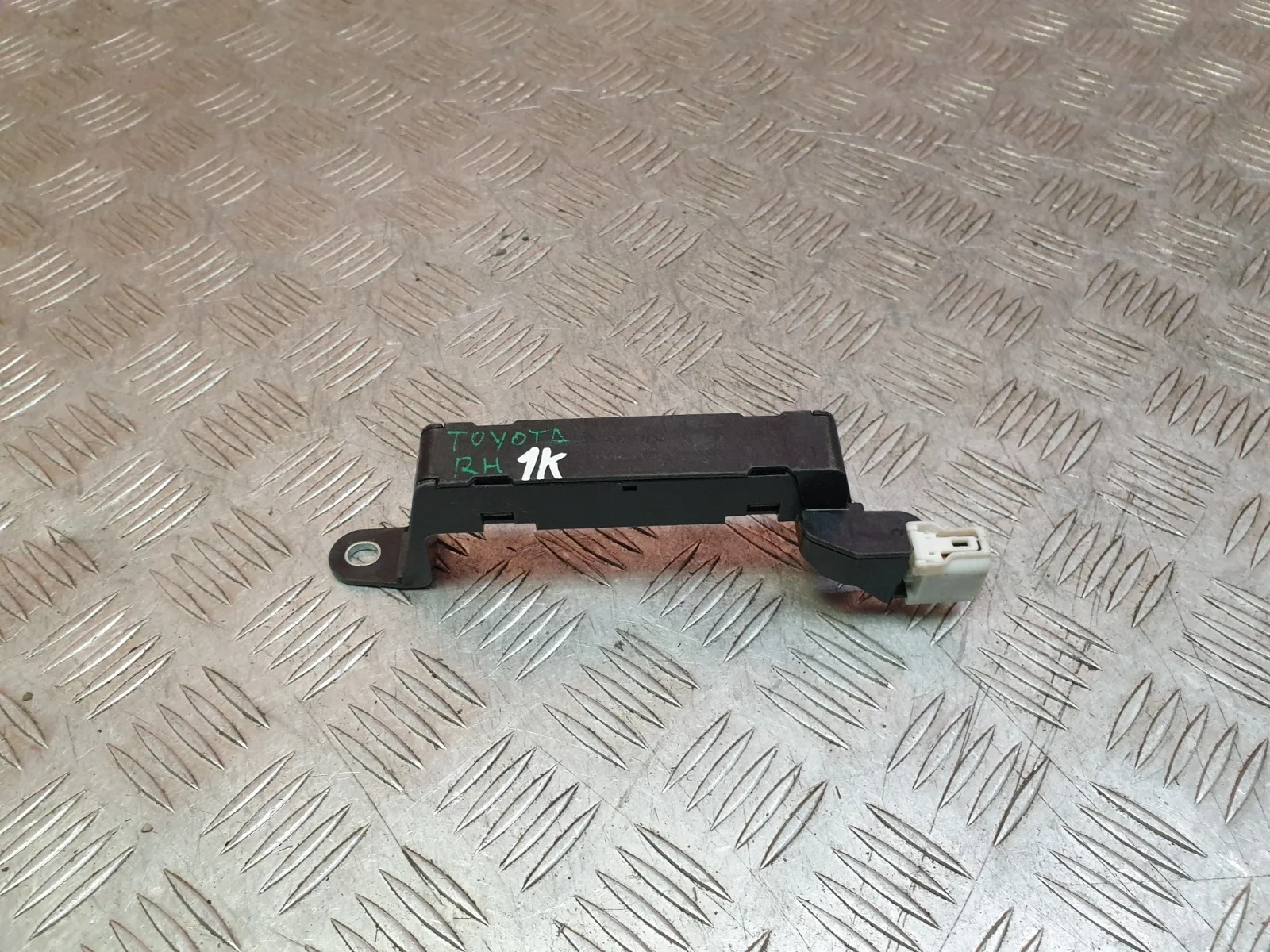 Антенна бесключевого доступа Lexus CT 2010-2018