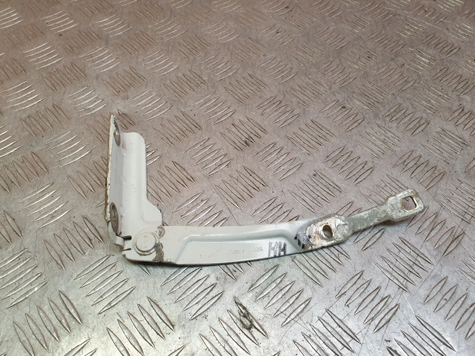 Петля капота Renault Duster 2010-2021