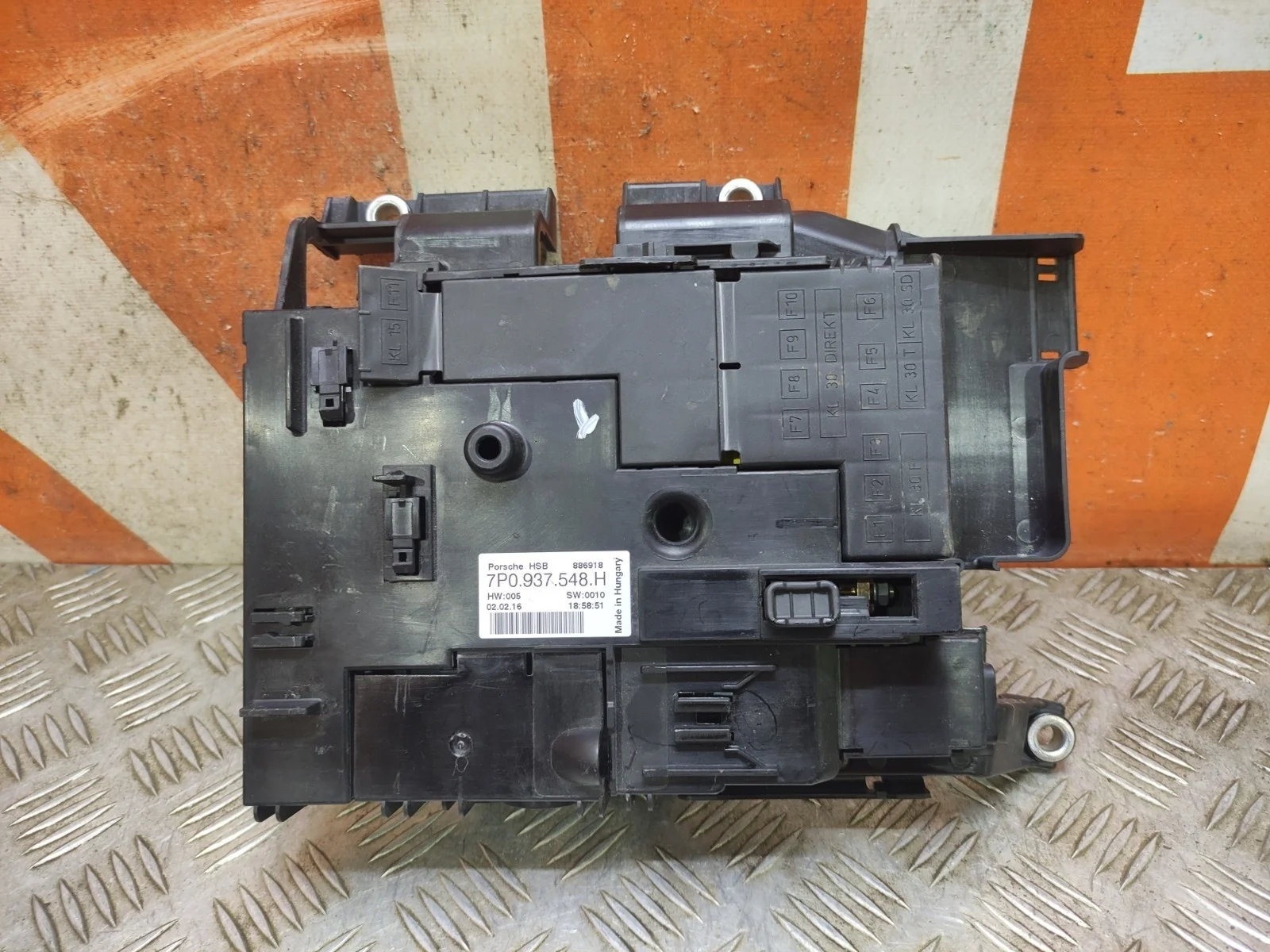 Блок предохранителей Porsche Cayenne 2010-2018 958