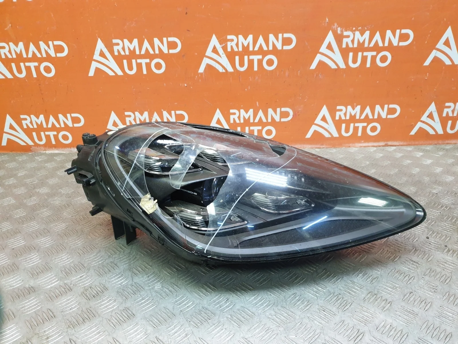 Фара Porsche Cayenne 2017-нв 3 PO536