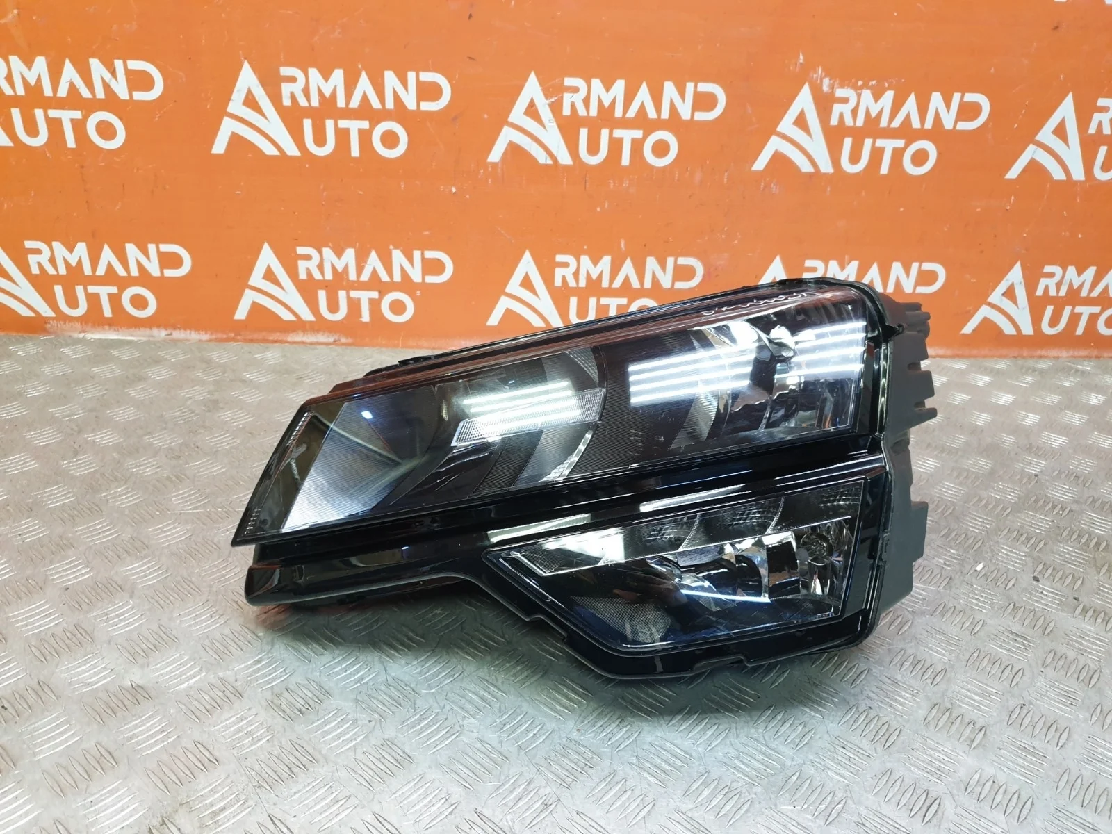 Фара Skoda Karoq 2017-нв