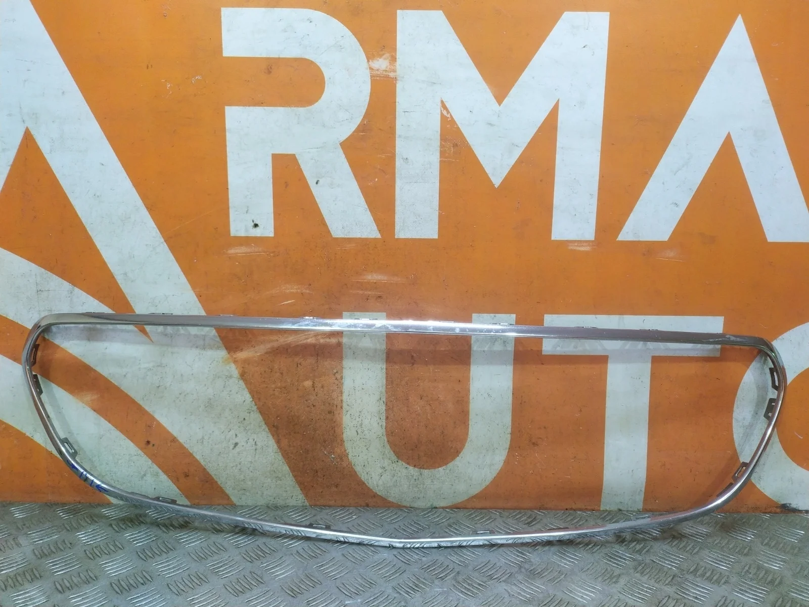 Окантовка решетки радиатора Mercedes -Class 2016-нв W213, S213, C238