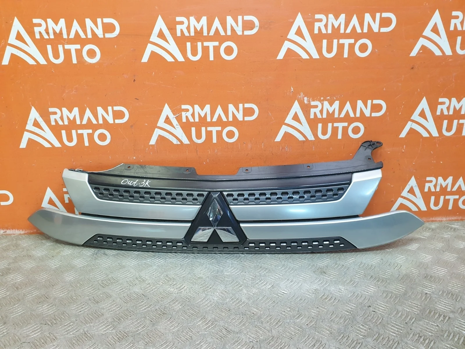 Решетка радиатора Mitsubishi Outlander 2018-нв 3