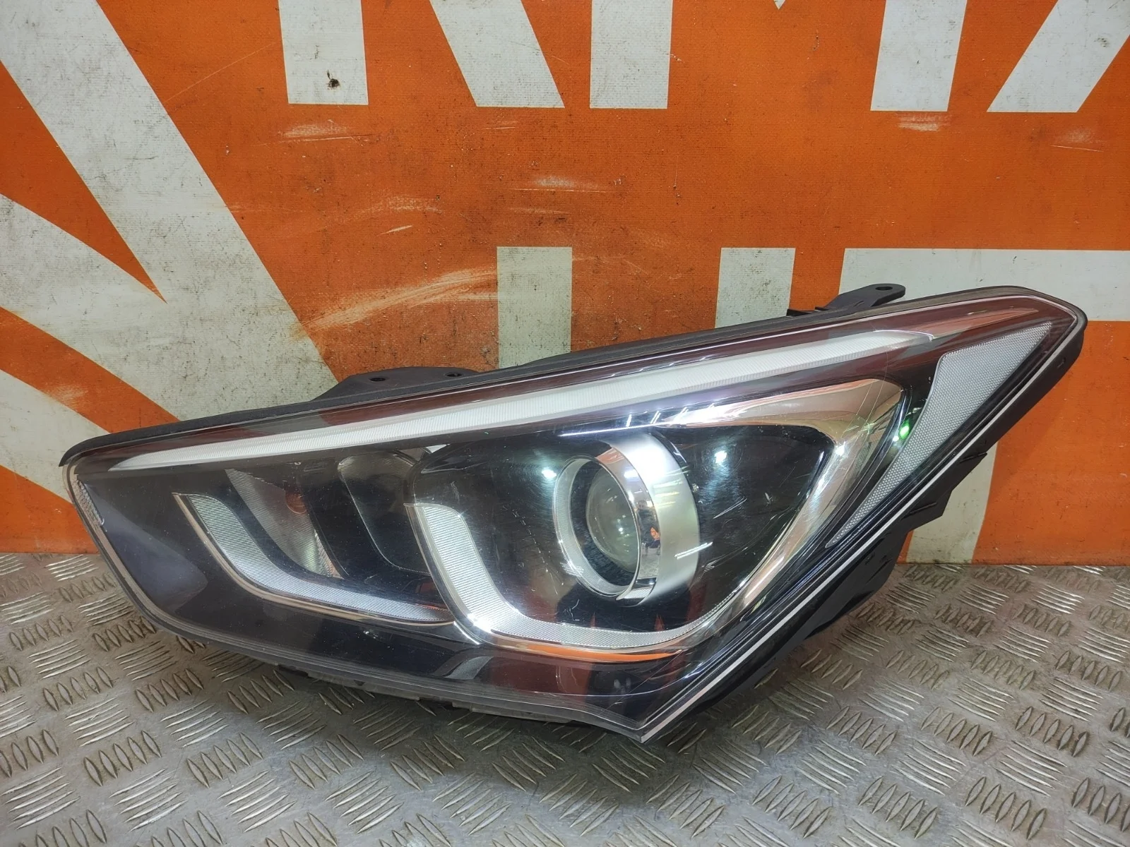 Фара HYUNDAI Santa FE 2015-2019 3 DM