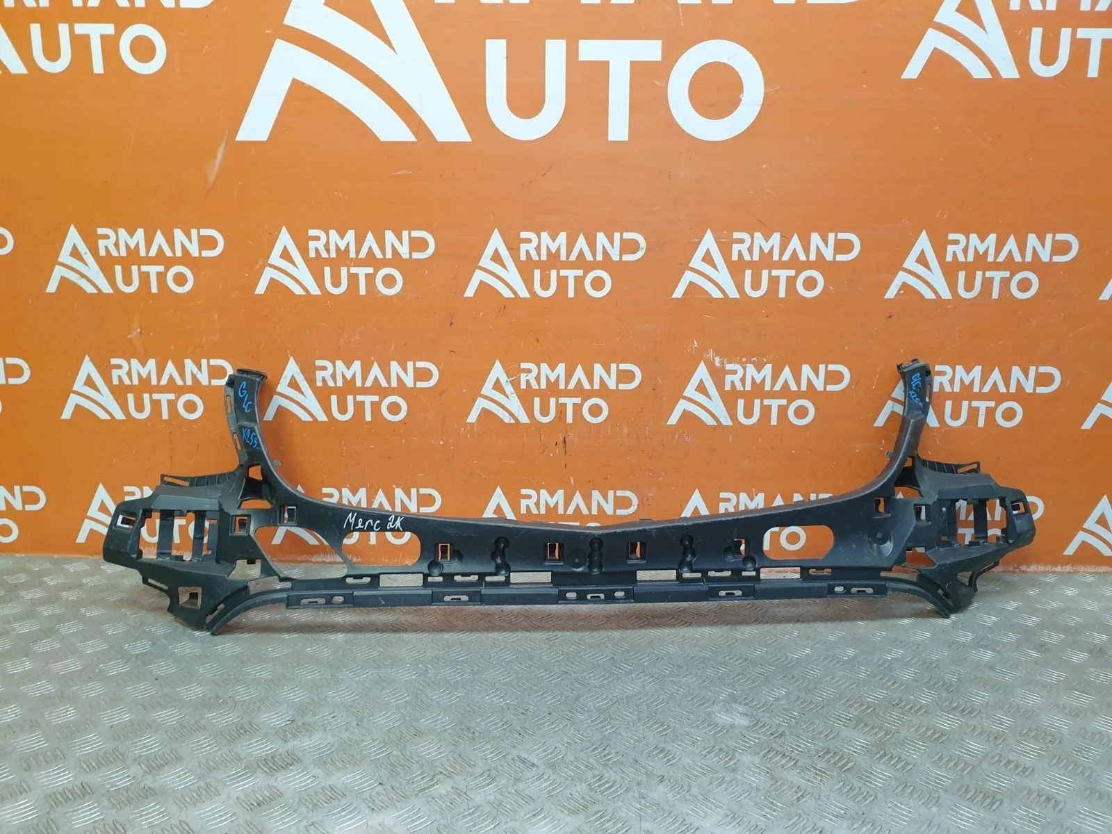 Кронштейн бампера Mercedes GLC-Class 2015-нв X253