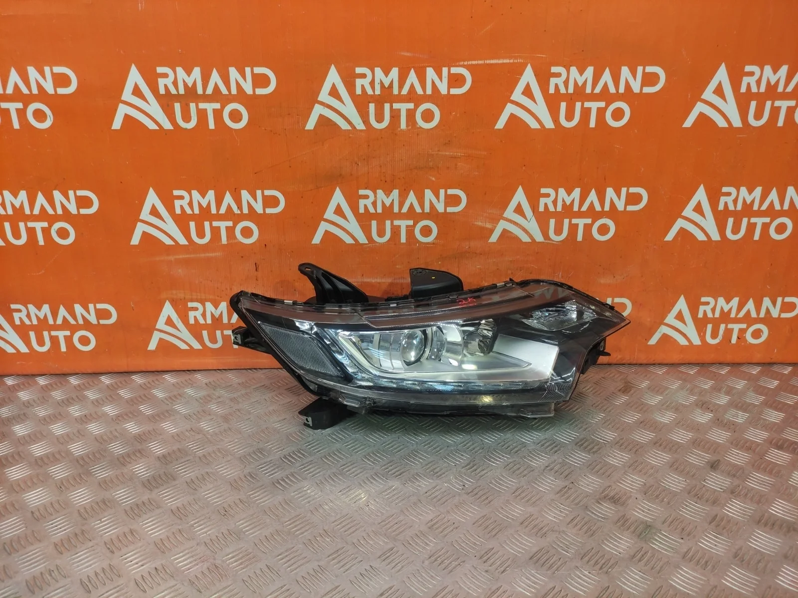 Фара Mitsubishi Outlander 2015-нв 3