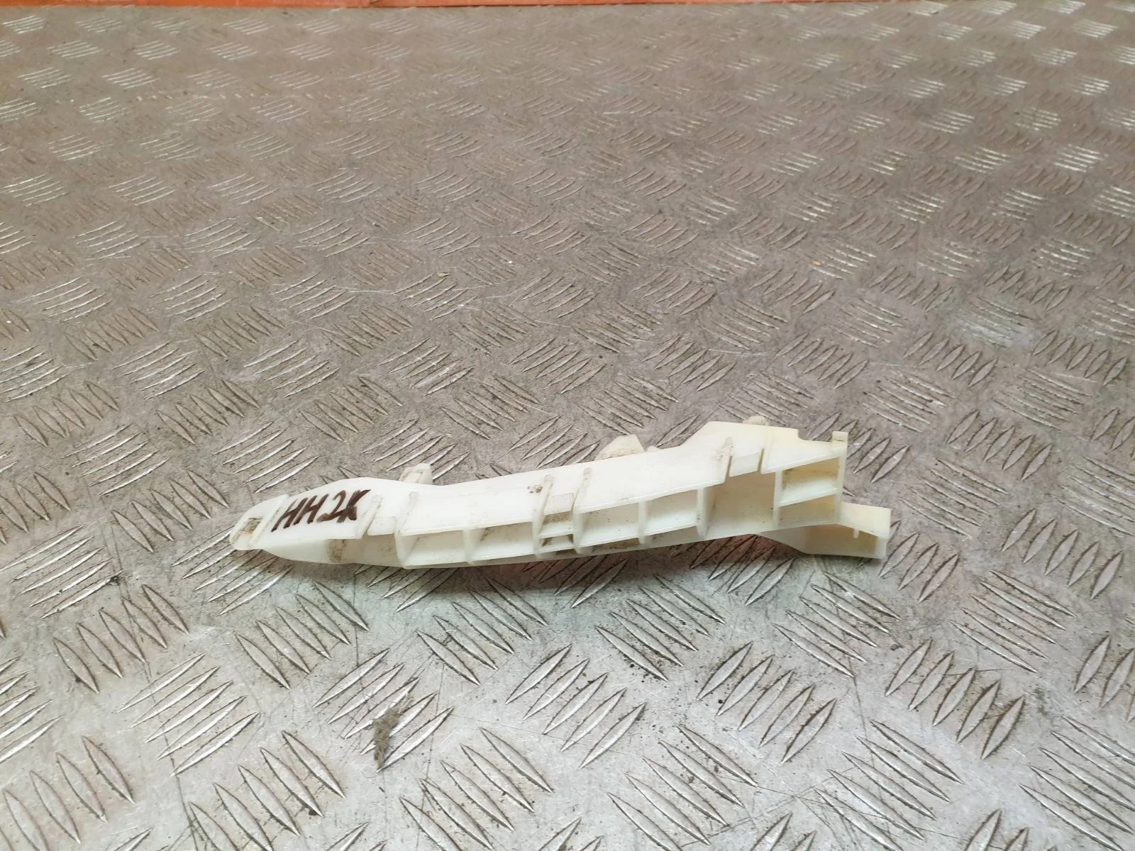 Кронштейн бампера Mitsubishi L200 2006-2015 4