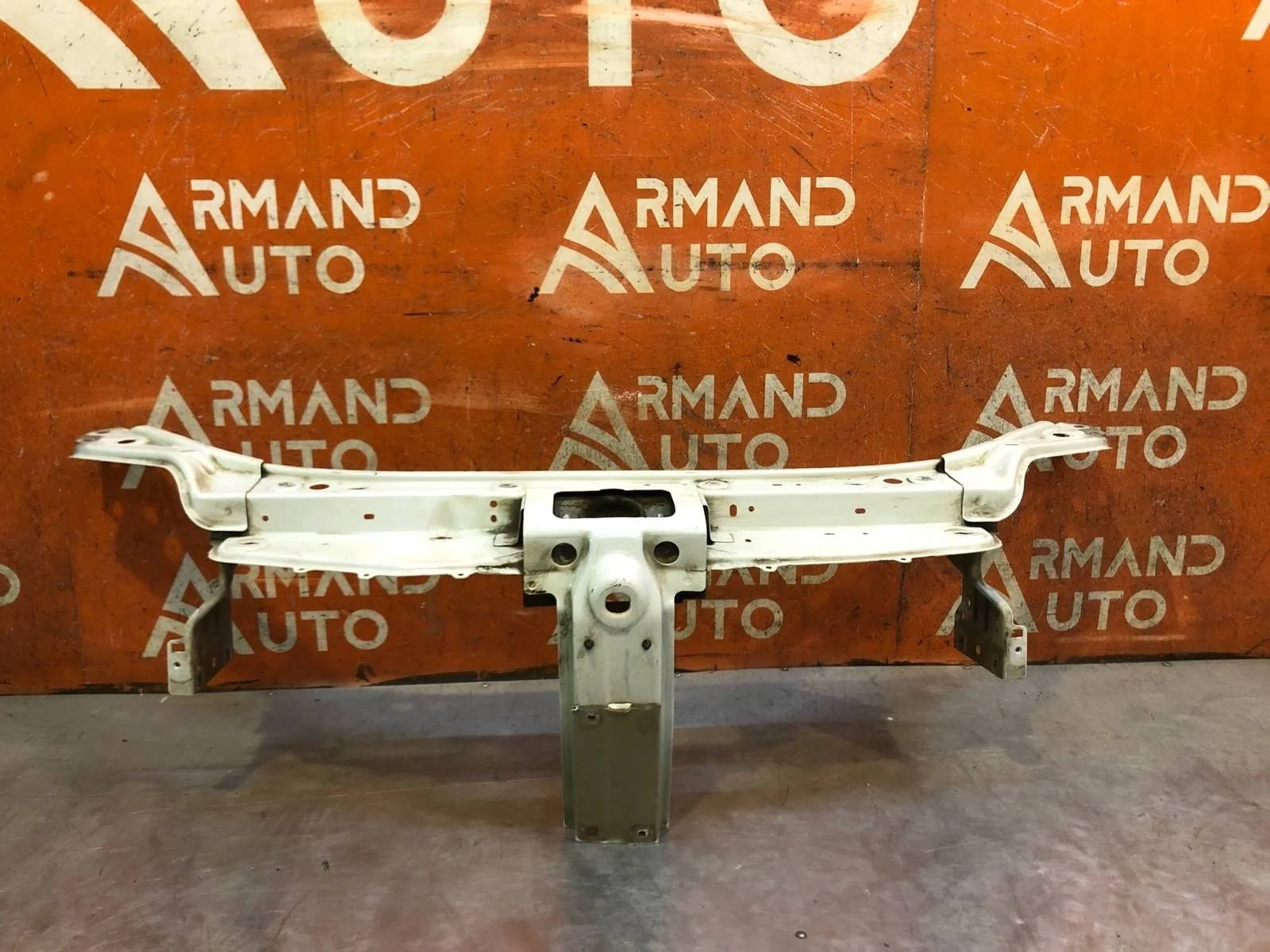 Панель передняя (суппорт радиатора) Renault Logan 2012-2022