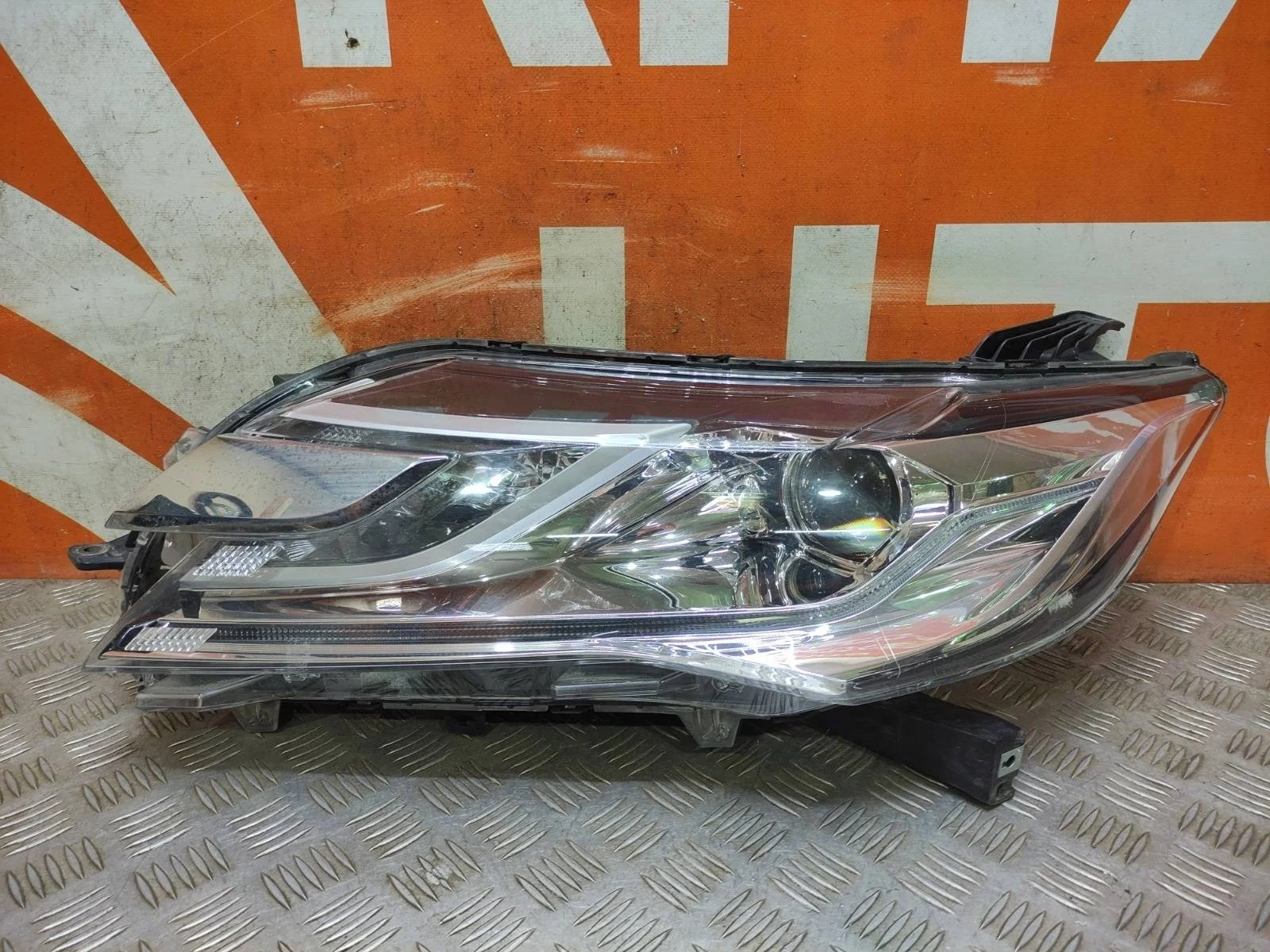 Фара Mitsubishi pajero Sport 2015-2021 3