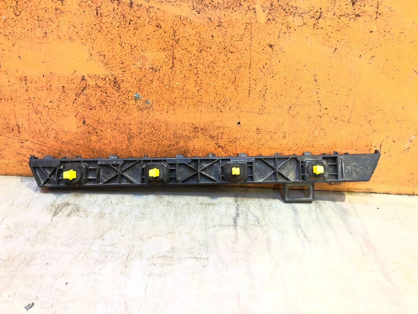 Кронштейн бампера Hyundai Solaris 2017-нв