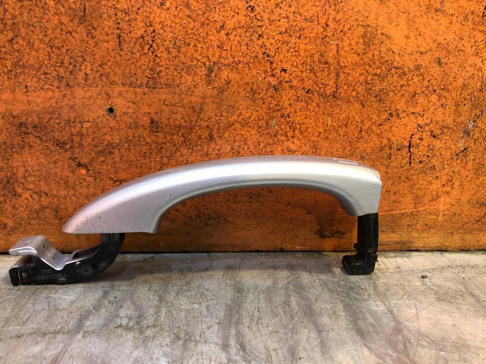 Ручка двери внешняя Audi Q3 2011-2018 8U