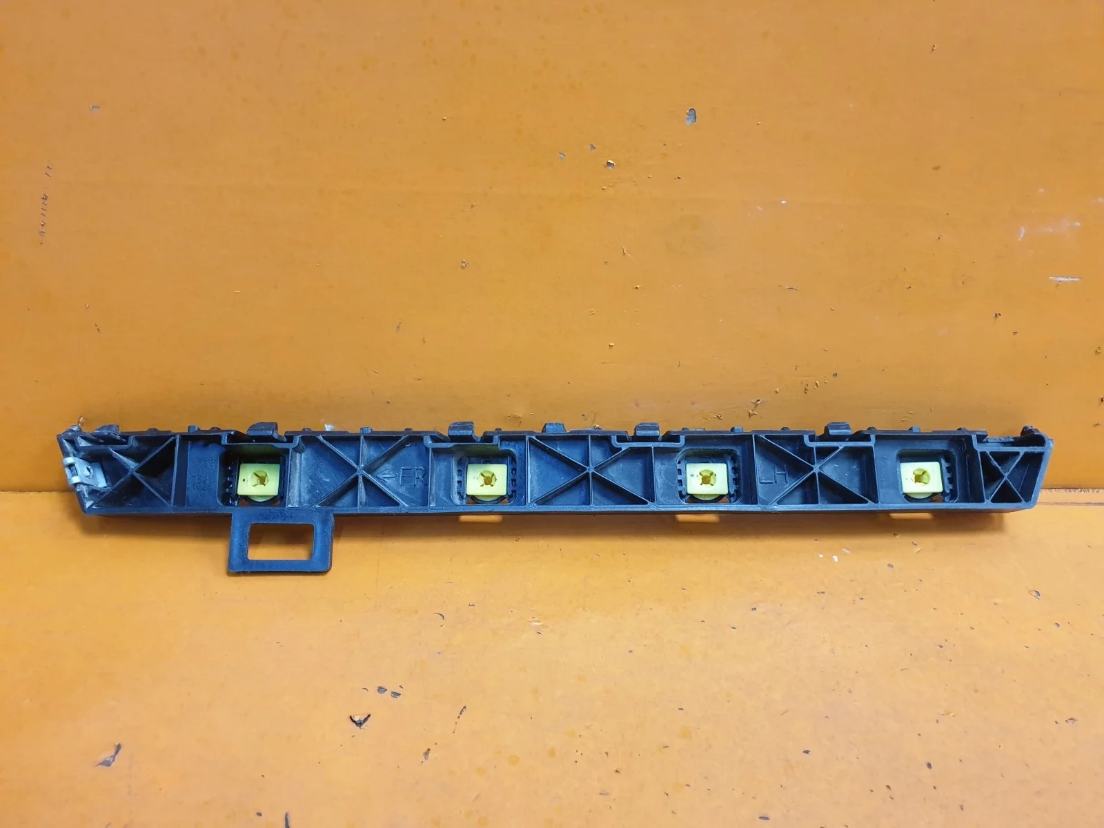 Кронштейн бампера hyundai Solaris 2017-нв