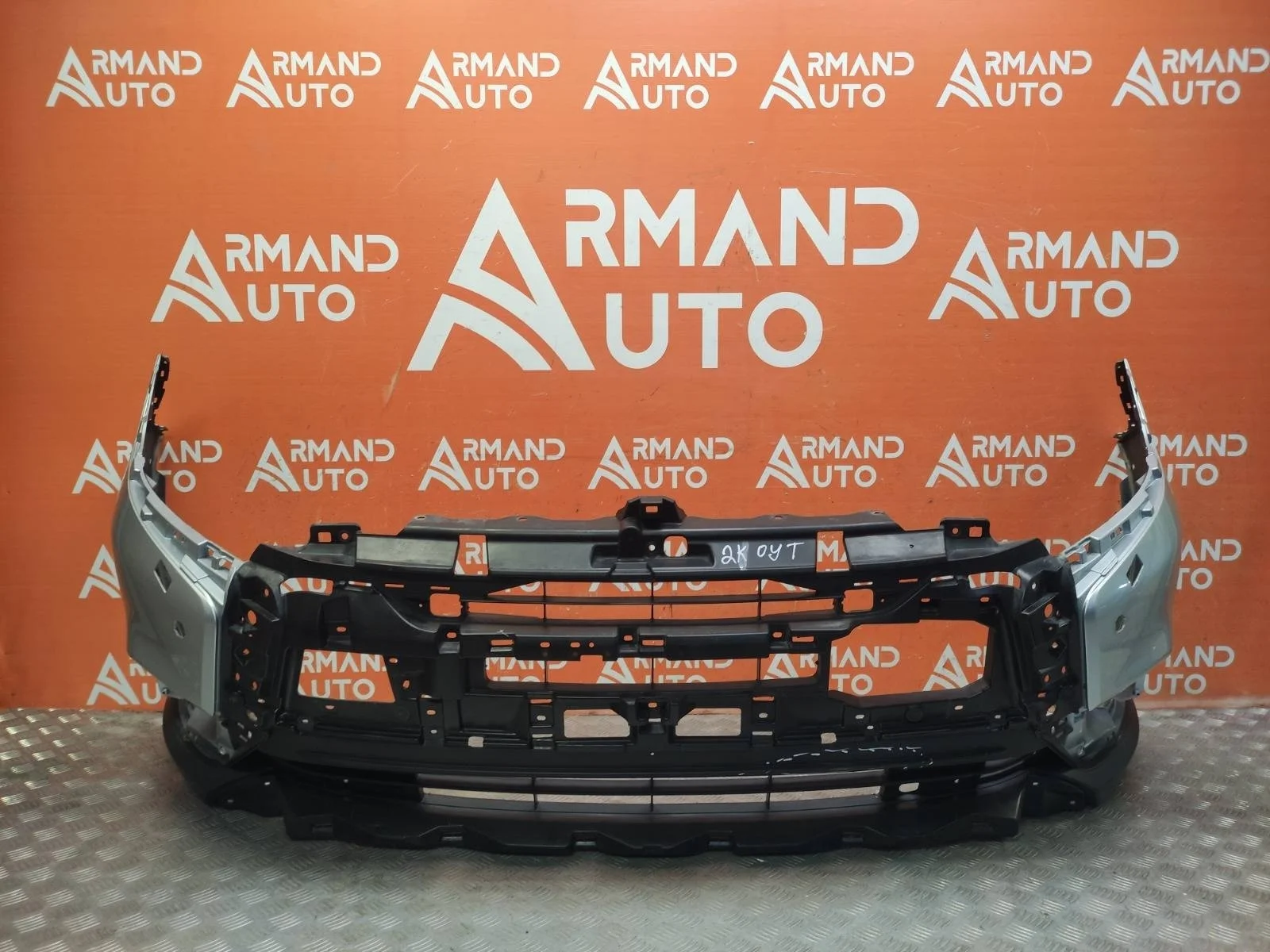 Бампер Mitsubishi Outlander 2018-нв 3