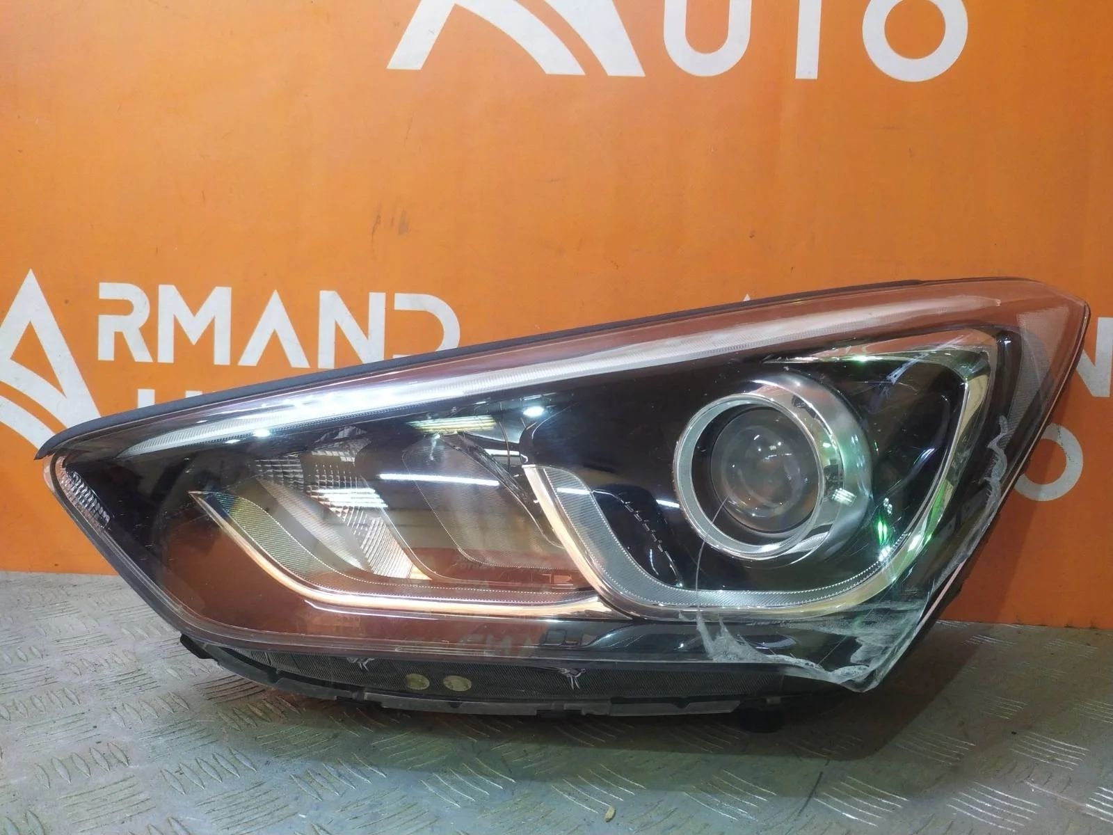 Фара Hyundai Santa Fe 2015-2019 3 DM