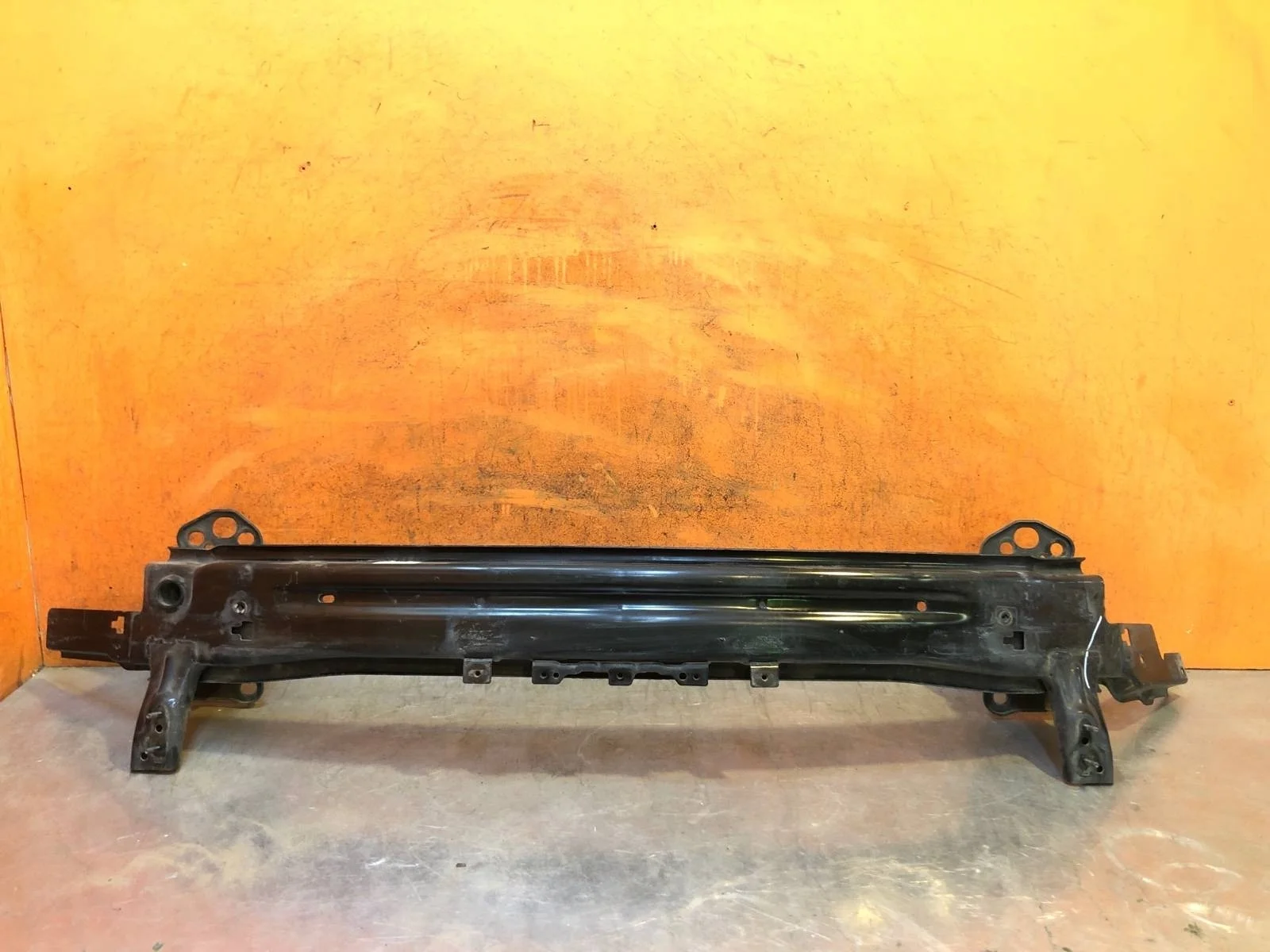 Усилитель бампера Hyundai Santa Fe 2015-2019 3 DM