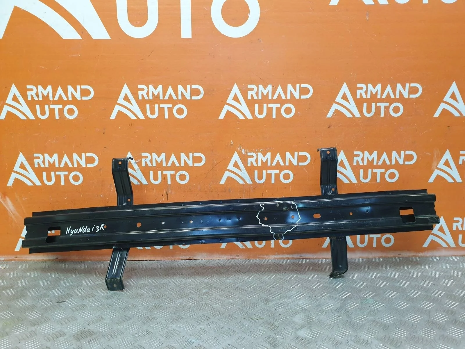 Усилитель бампера Hyundai Solaris 2014-2017