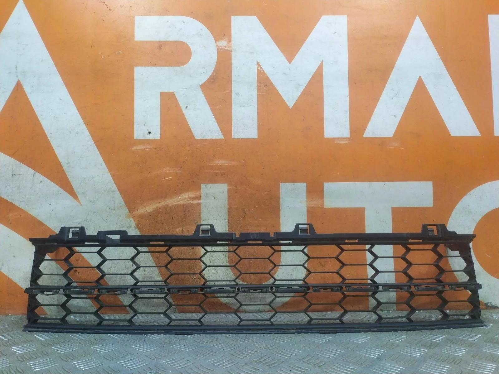 Решетка бампера SKODA Superb 2015-2019 3