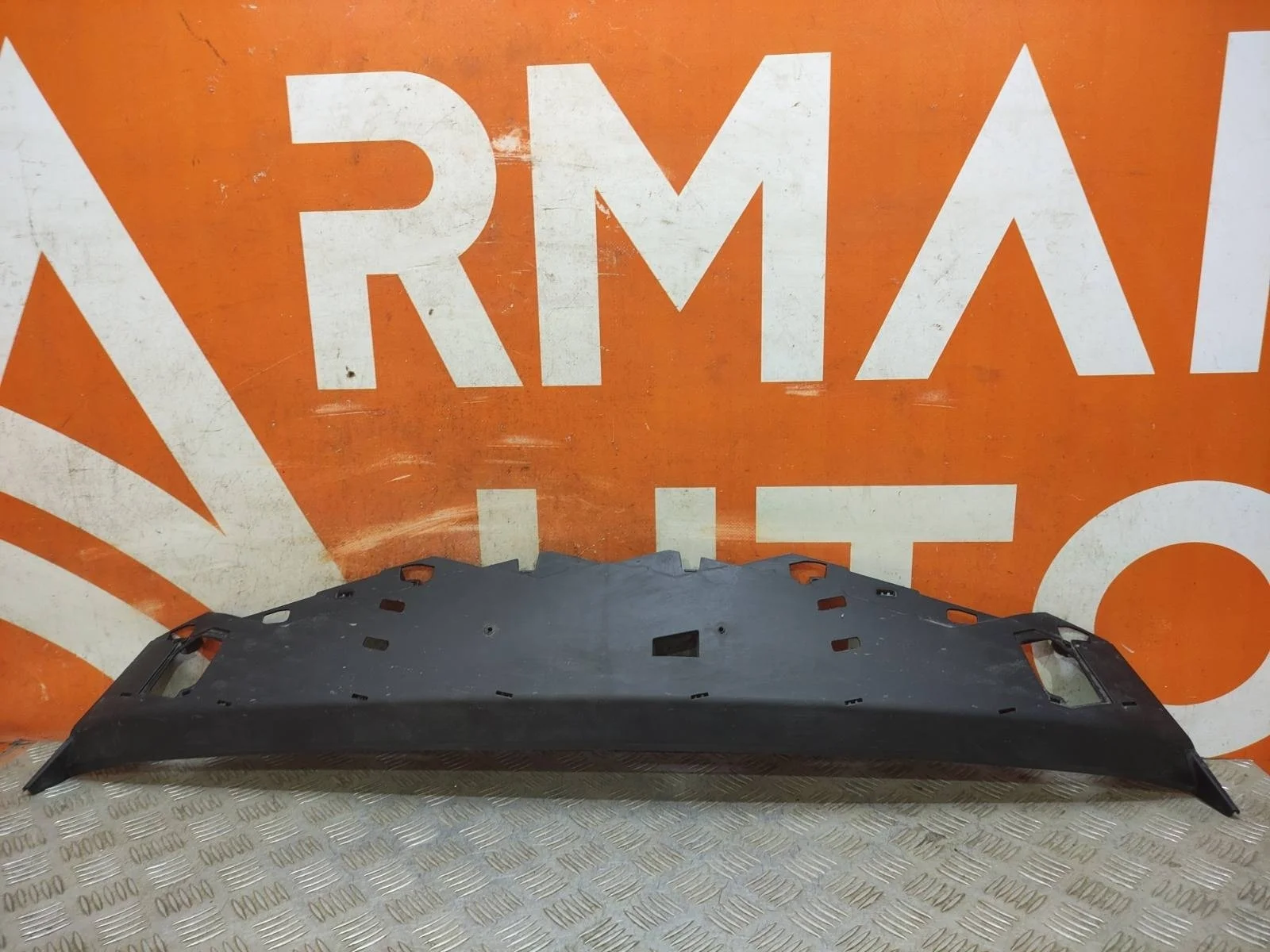 Кронштейн решетки бампера LEXUS RX 2015-2019 4