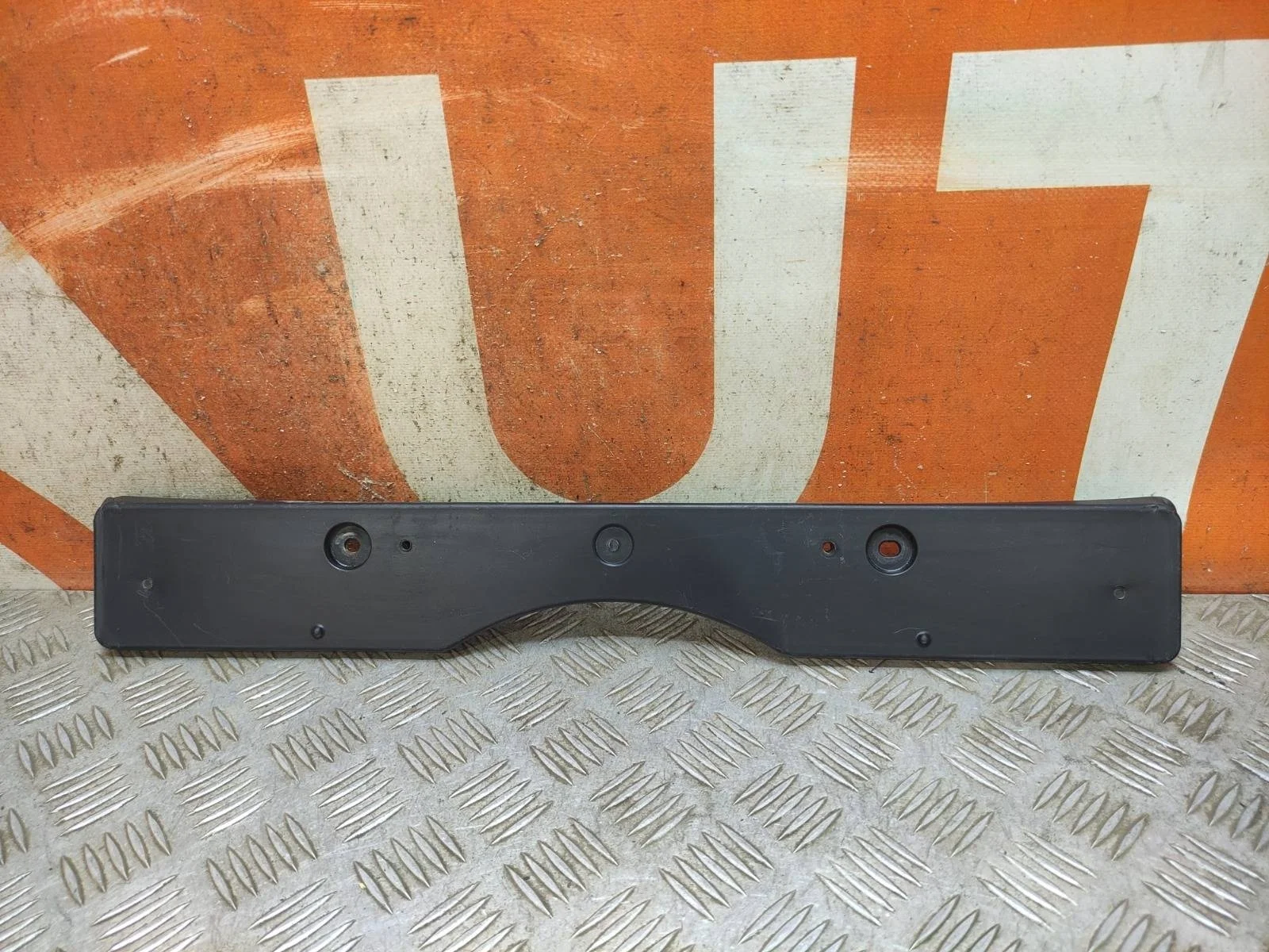 Площадка под гос номер Toyota Camry 2014-2017 XV50