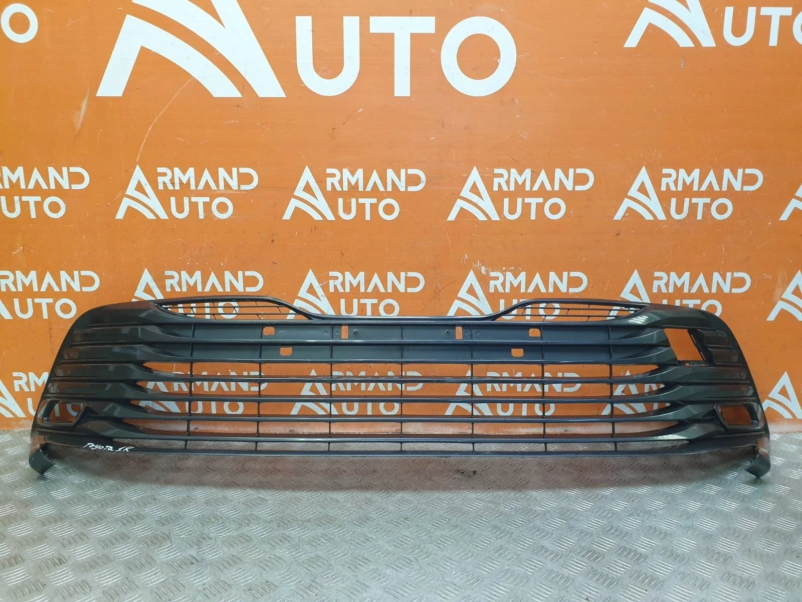 Решетка бампера Toyota Camry 2017-2020 8 XV70