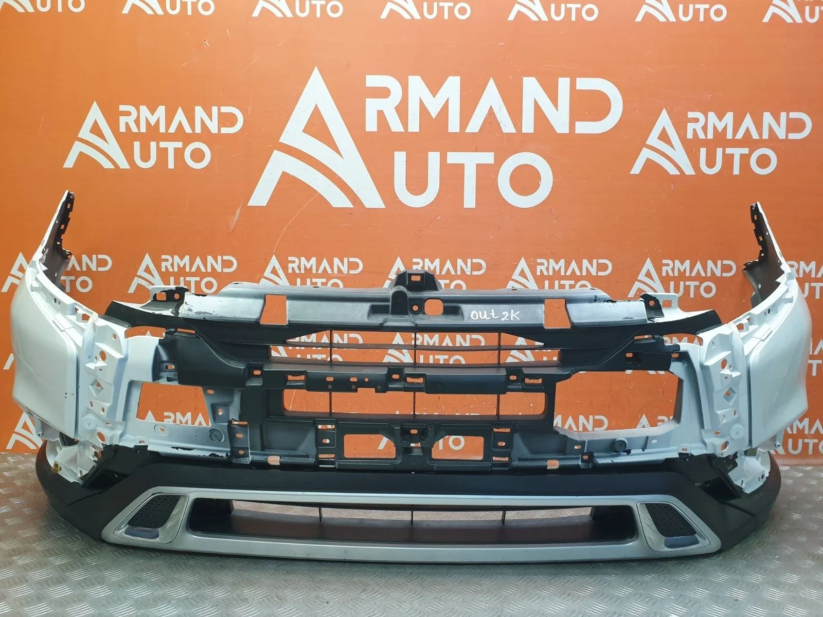 Бампер Mitsubishi Outlander 2018-нв 3