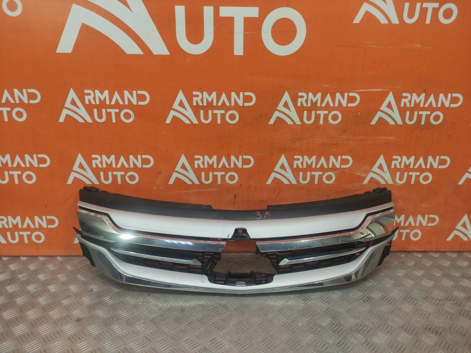 Решетка радиатора MItsubishi Pajero Sport 2015-2021 3