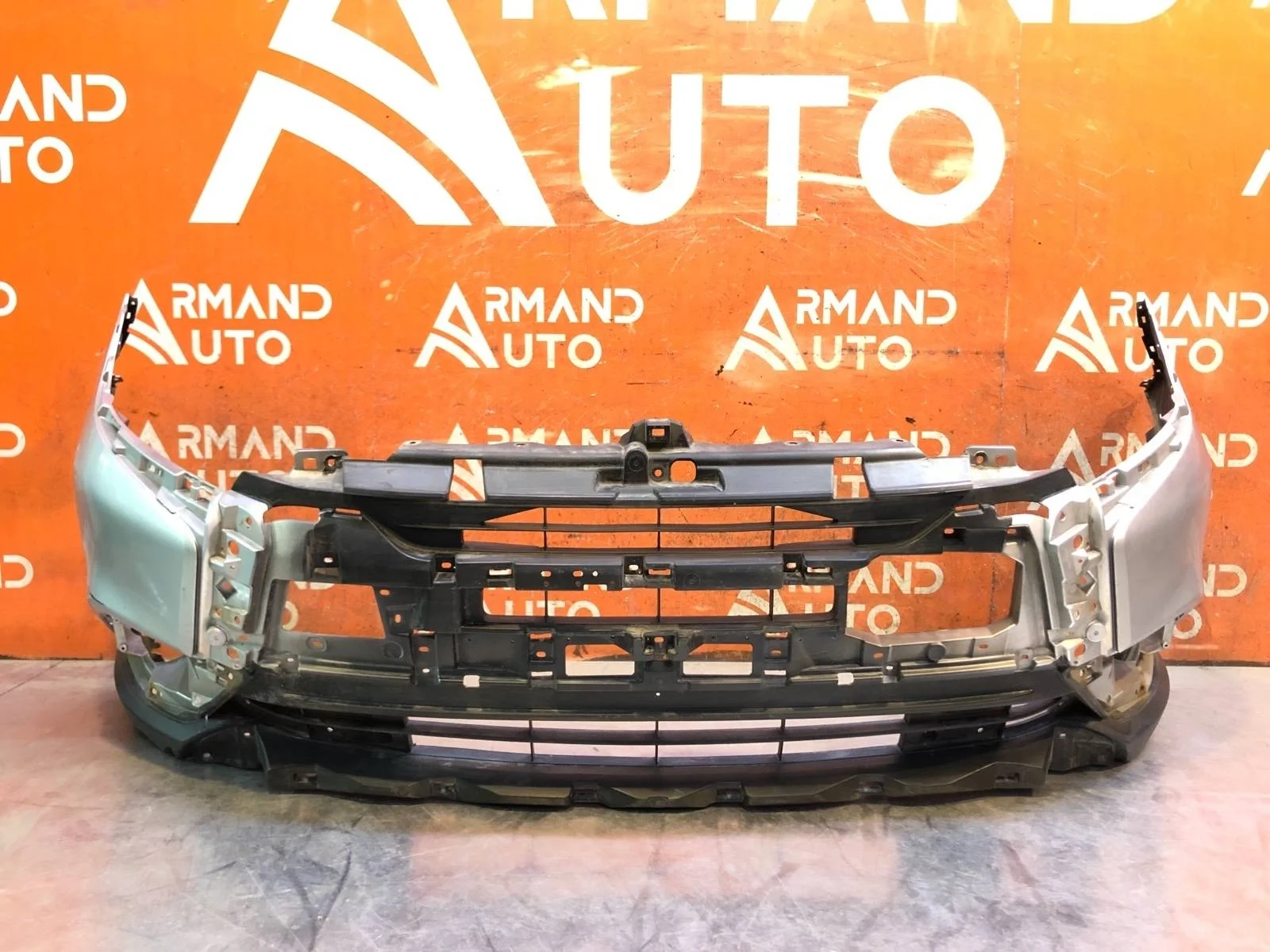 Бампер MItsubishi Outlander 2018-нв 3