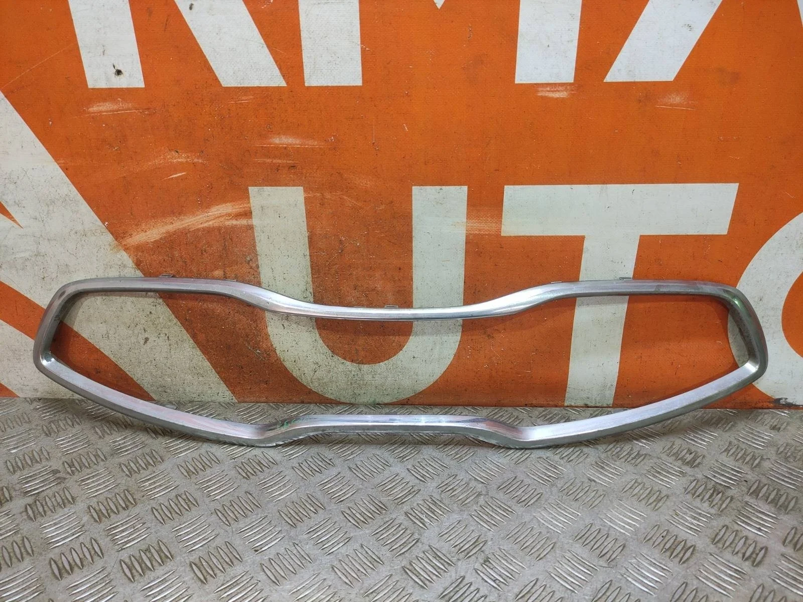 Окантовка решетки радиатора Kia Ceed 2012-2015 JD