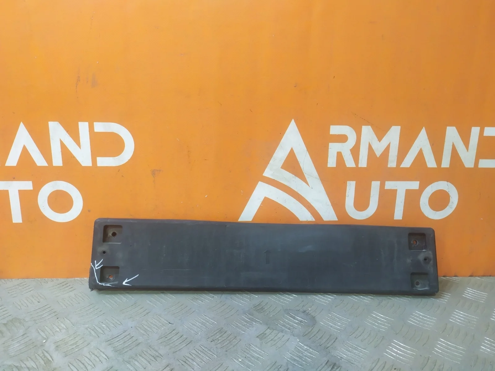 Площадка под гос номер Kia Sorento 2012-2019 XM