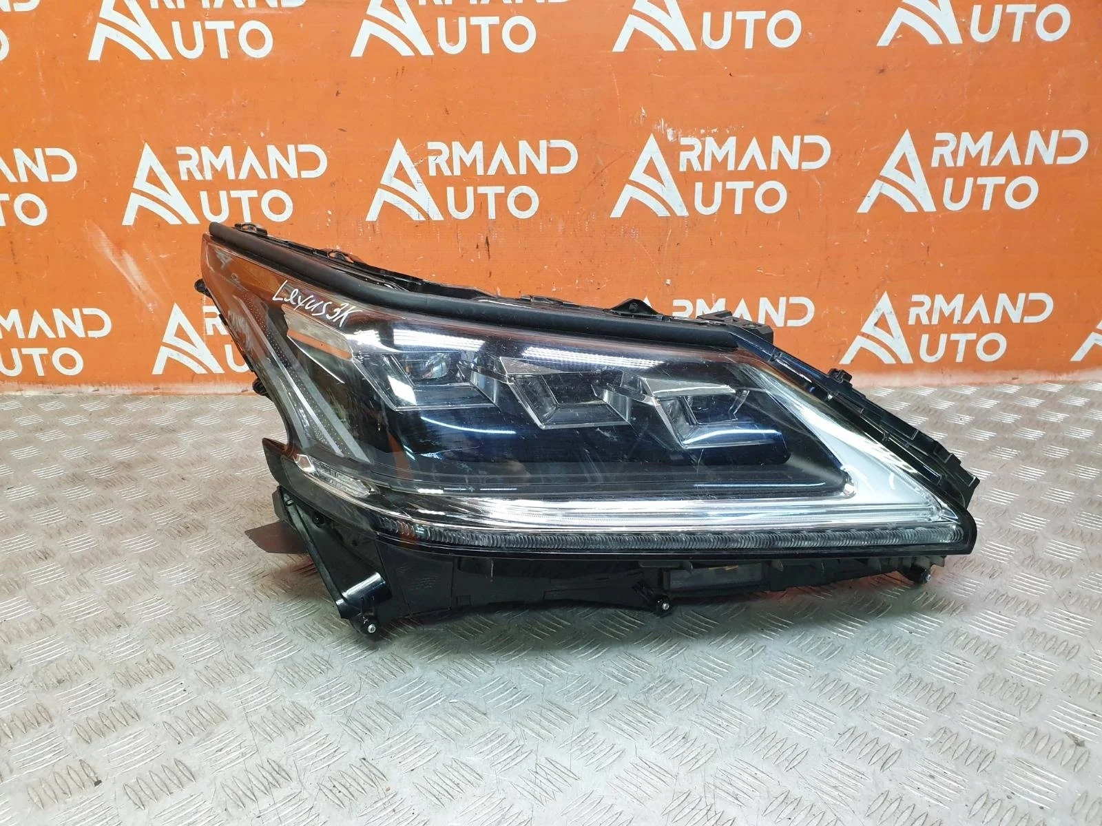Фара LEXUS LX 2015-2023 URJ200