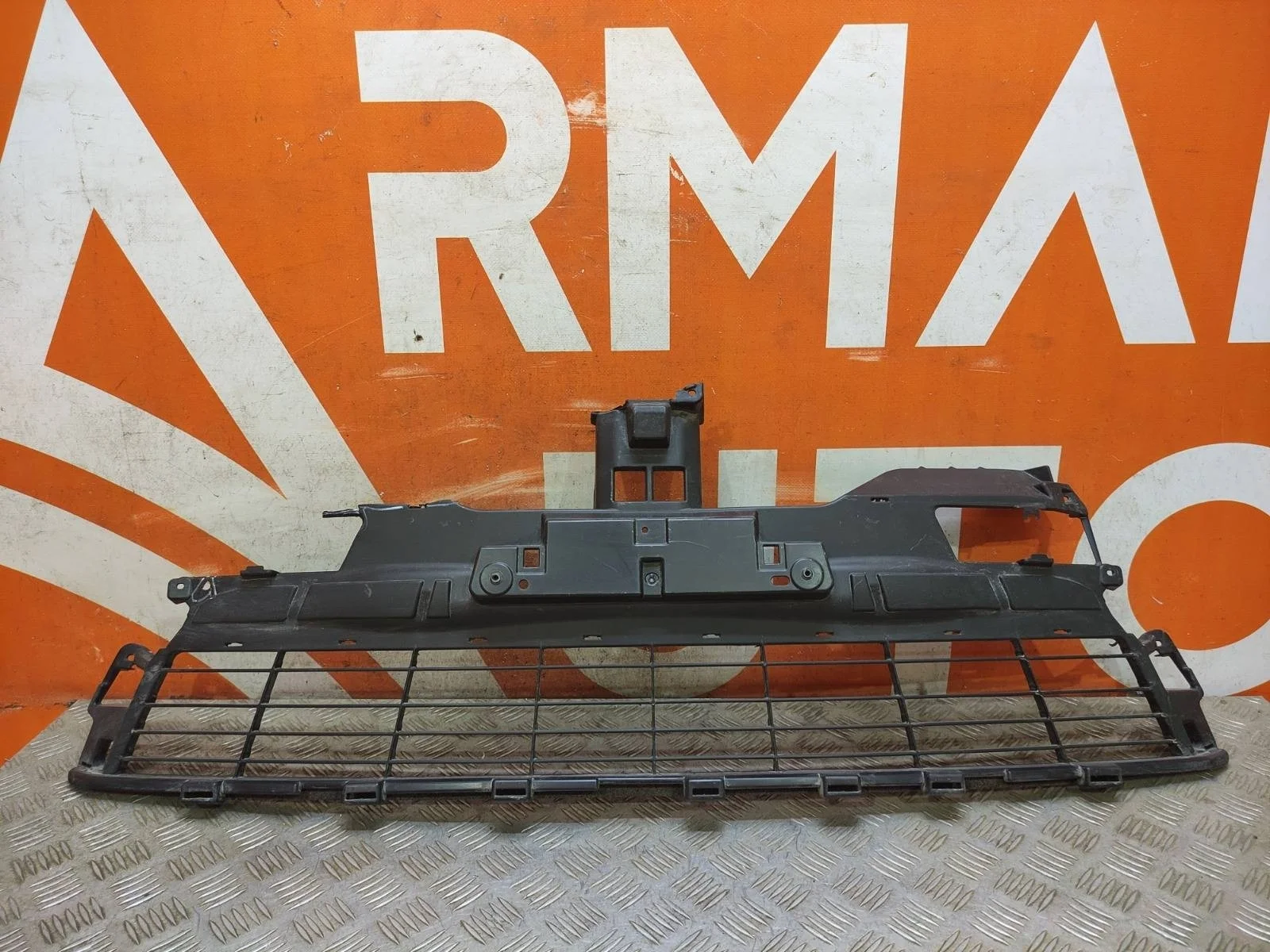 Кронштейн решетки радиатора LEXUS NX 2017-2021