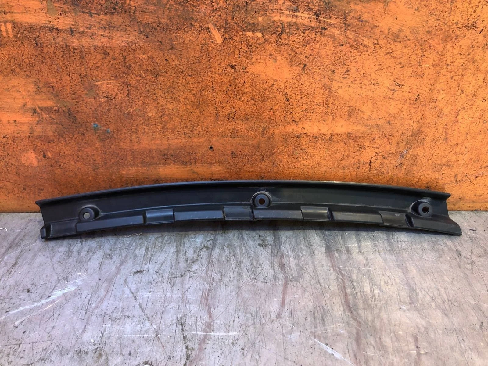 Накладка жабо Hyundai Solaris 2017-нв