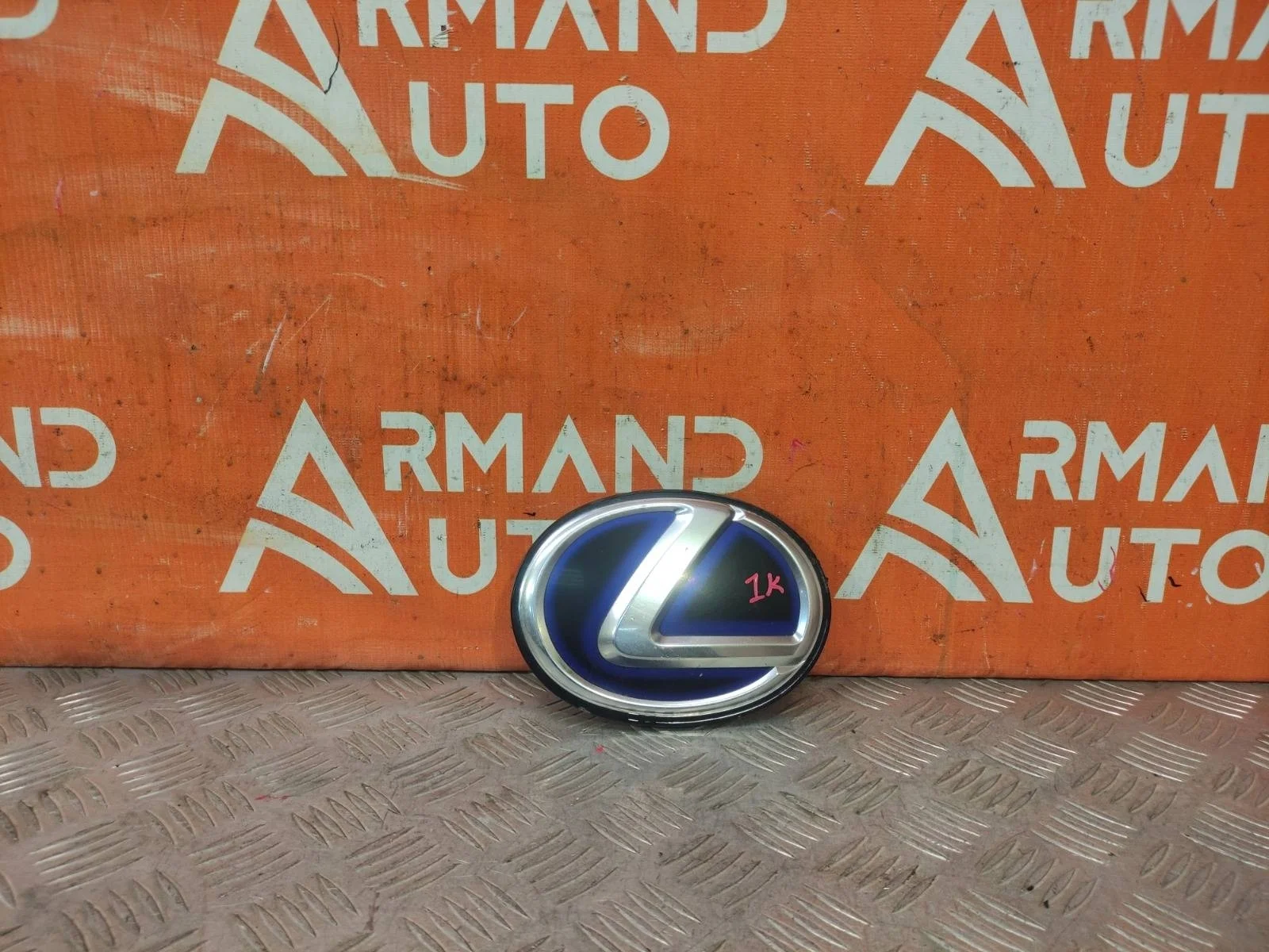 Эмблема LEXUS LS 2006-2017 4