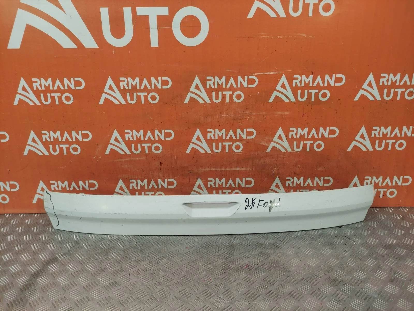 Накладка двери багажника FORD Kuga 2012-2019 CBS