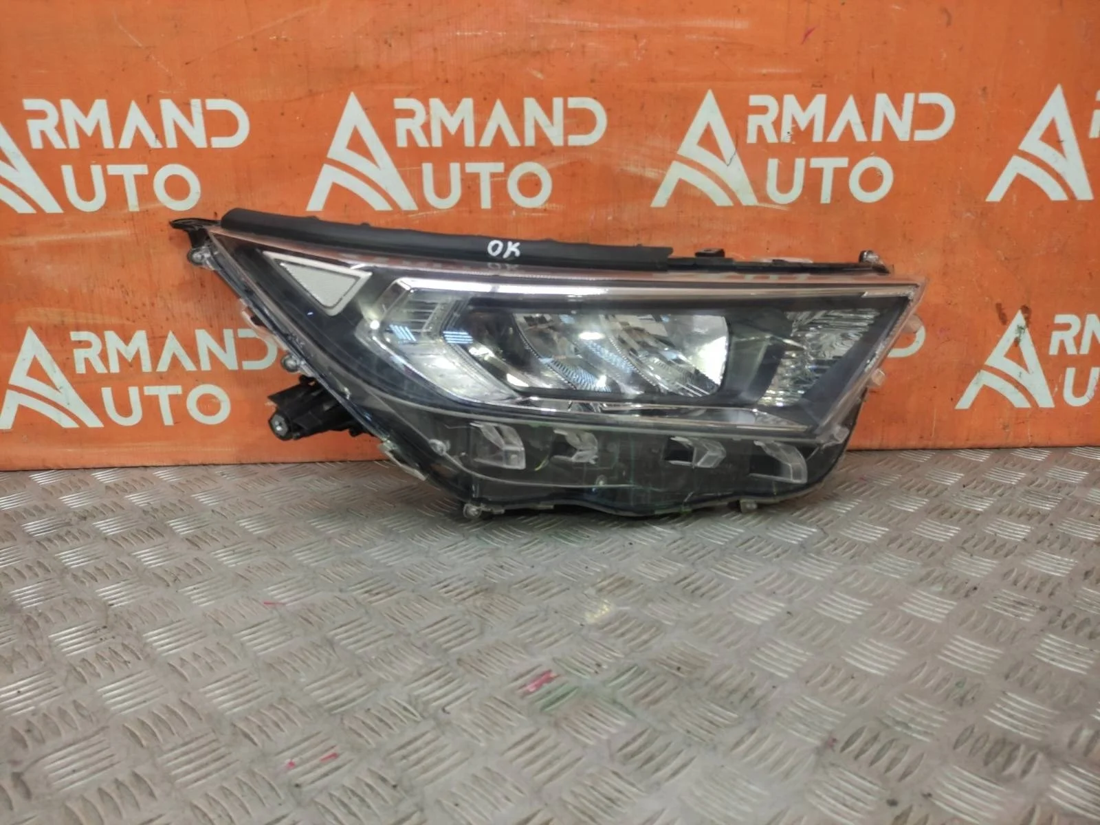 Фара Toyota RAV4 2018-нв 5 XA50