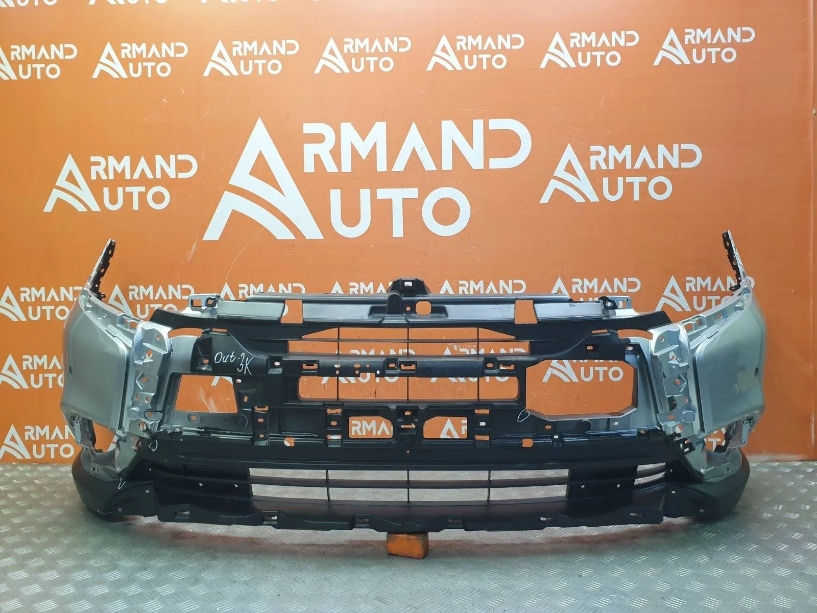 Бампер Mitsubishi Outlander 2018-нв 3