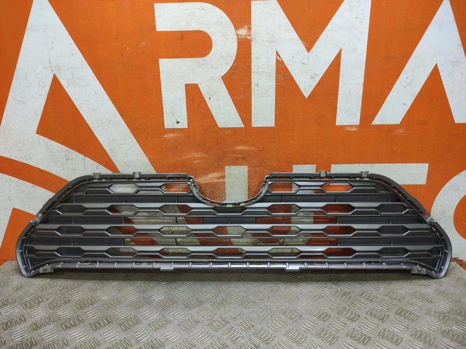 Решетка радиатора Toyota RAV4 2018-нв 5 XA50