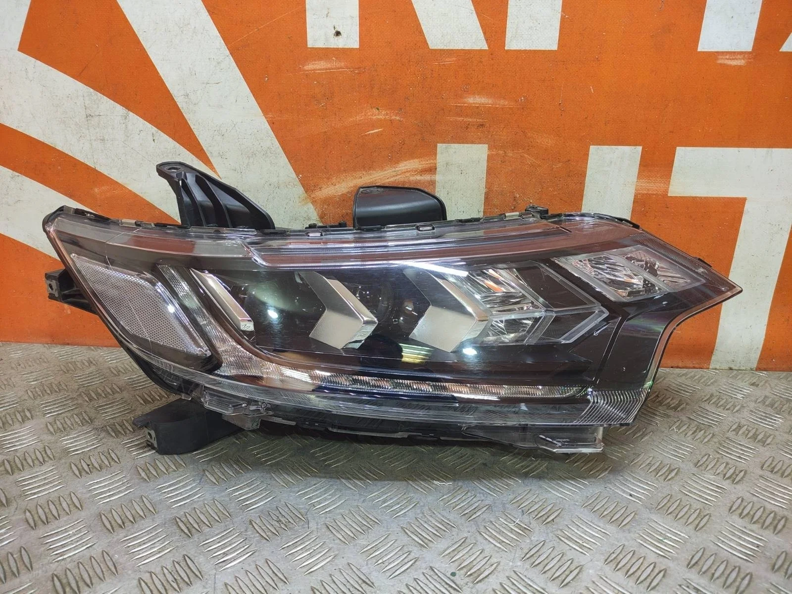 Фара MItsubishi OUTLANDER 2018-нв 3