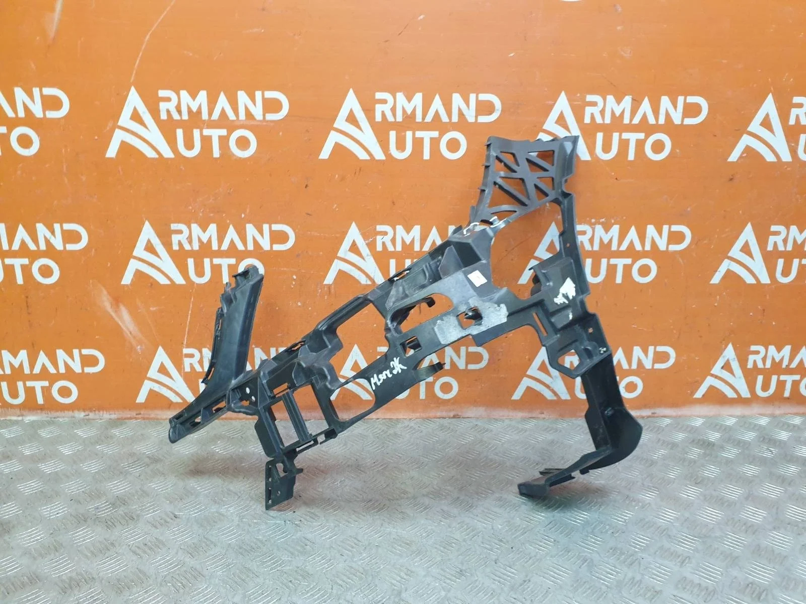 Кронштейн бампера Mercedes -Class 2011-2015 W204