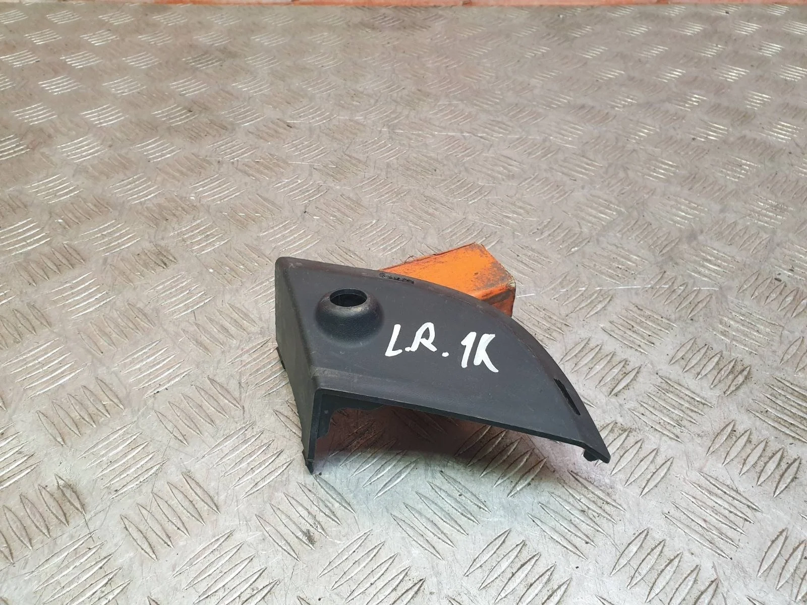 Накладка бампера Land Rover Range Evoque 2015-2018 L538