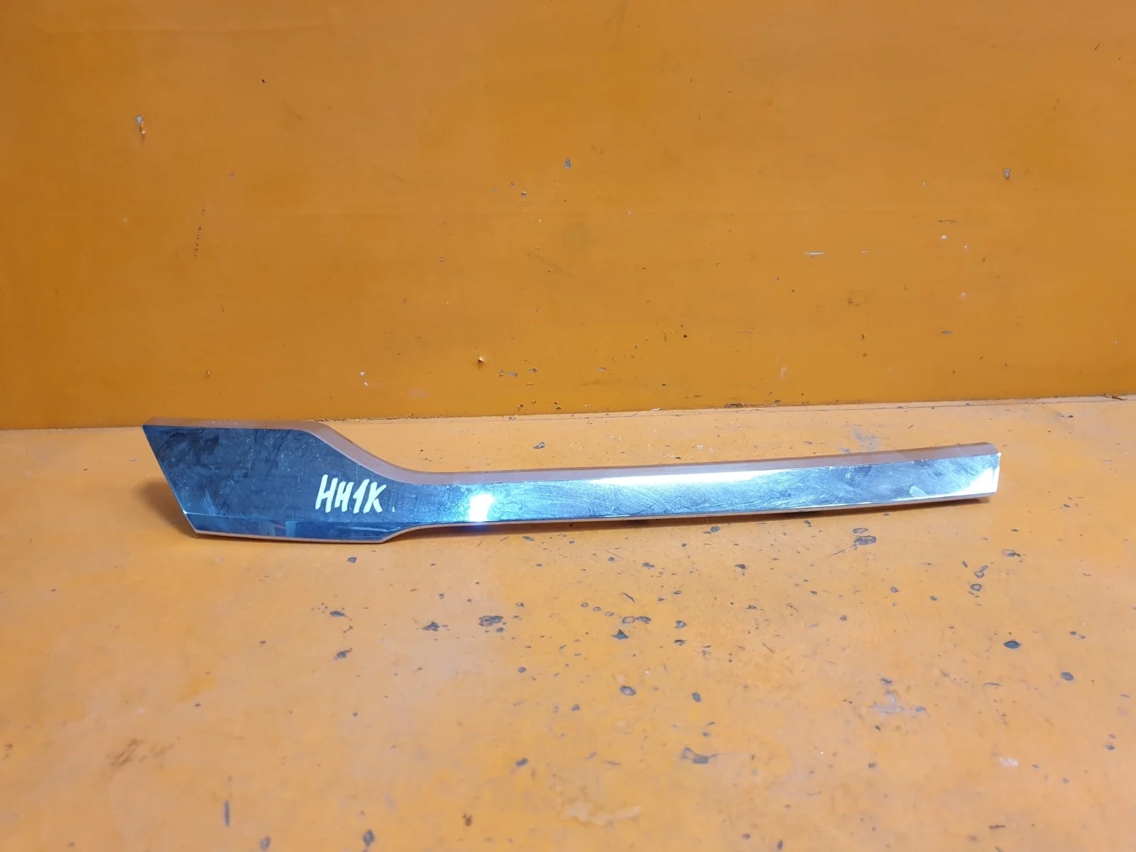 Накладка решетки радиатора верхняя Mitsubishi Pajero Sport 2015-2021 3