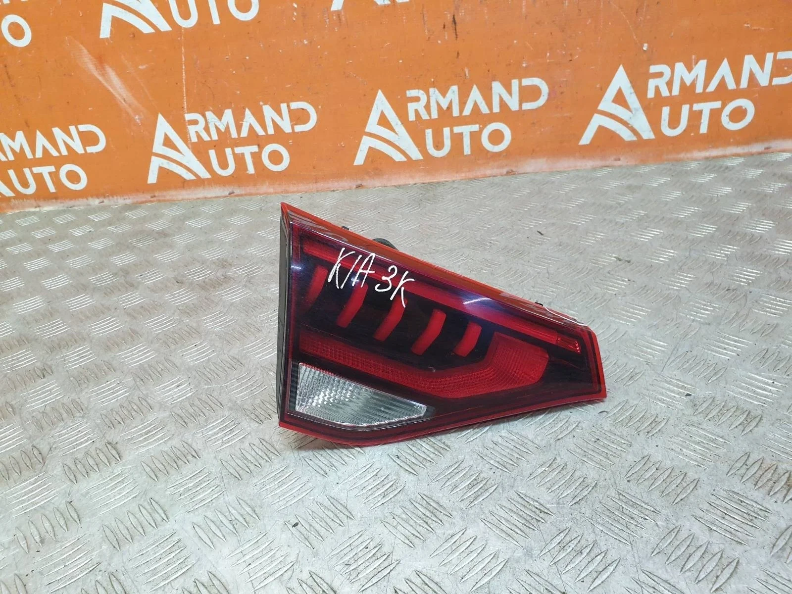 Фонарь внутренний Kia Rio 2020-нв 4 FB