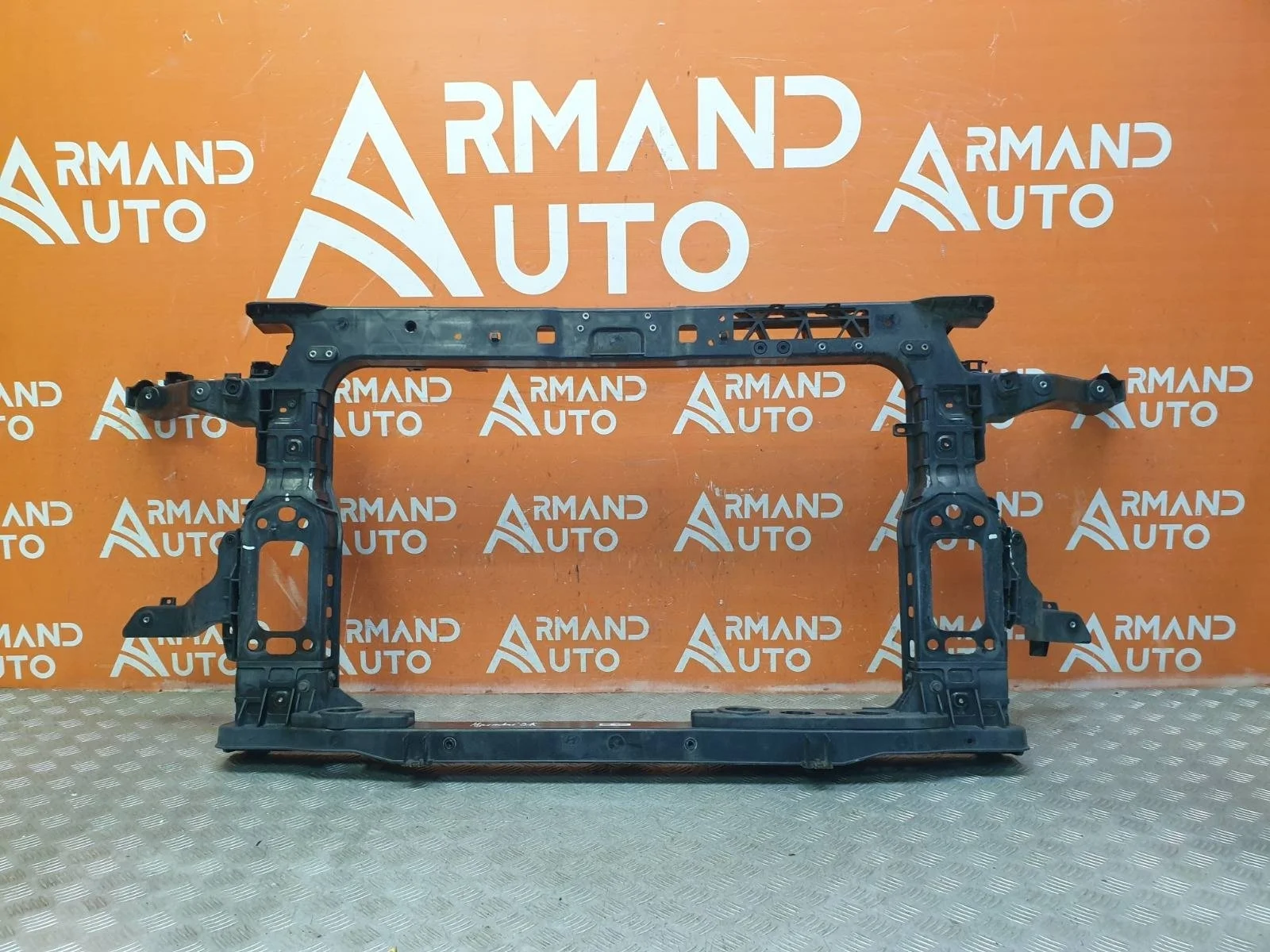 Панель передняя (суппорт радиатора) Hyundai Santa Fe 2018-2021 4 TM