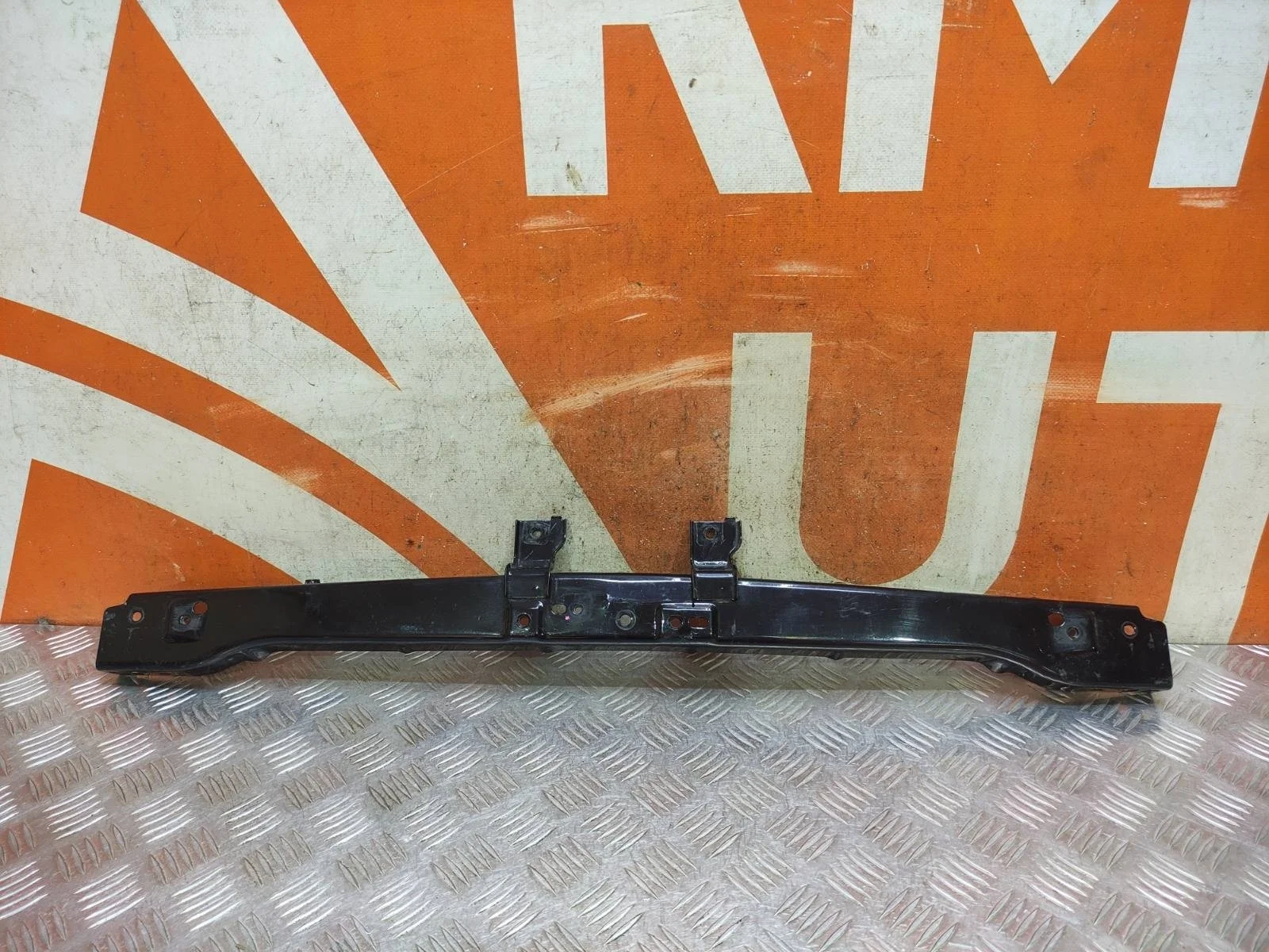 Усилитель бампера верхний MItsubishi Pajero Sport 2015-2021 3