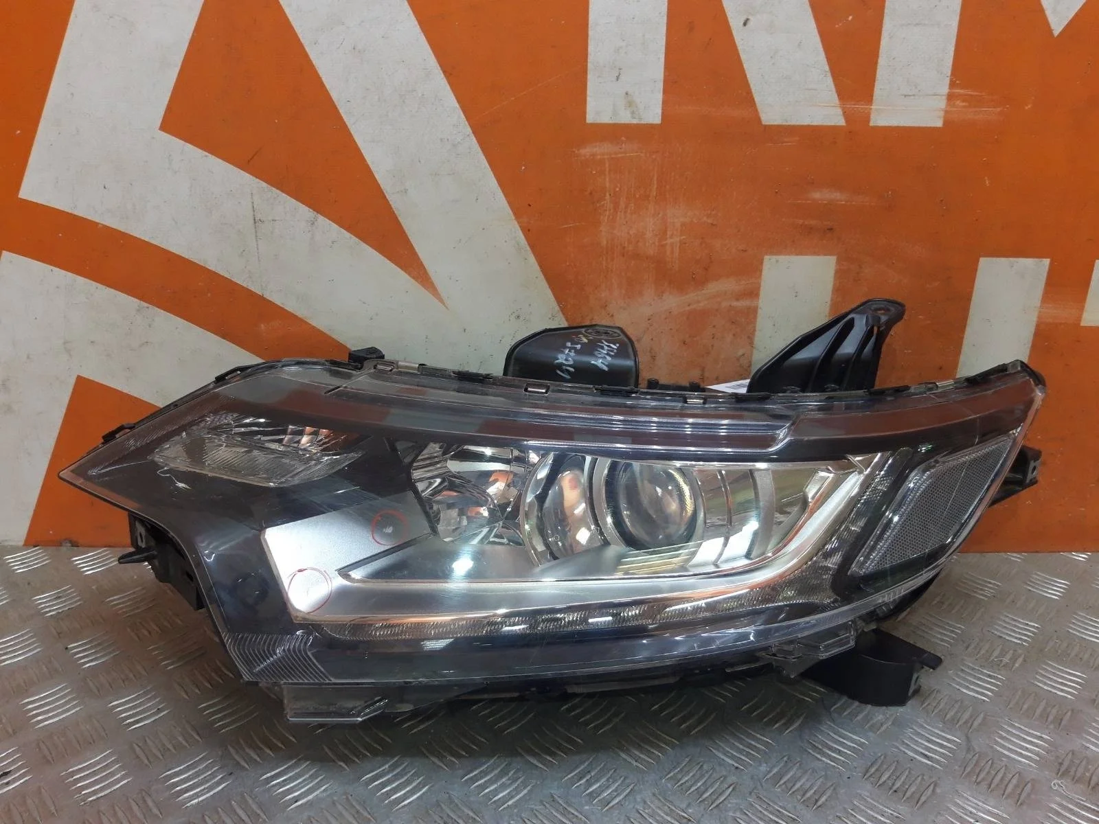 Фара MItsubishi OUTLANDER 2015-нв 3