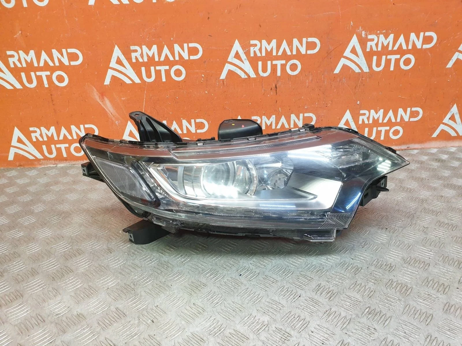 Фара Mitsubishi Outlander 2015-нв 3