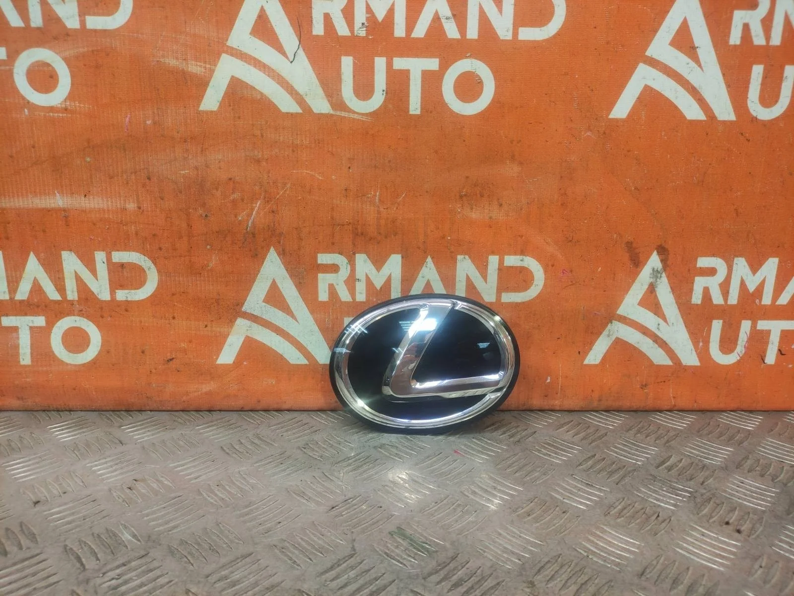 Эмблема LEXUS LS 2006-2017 4