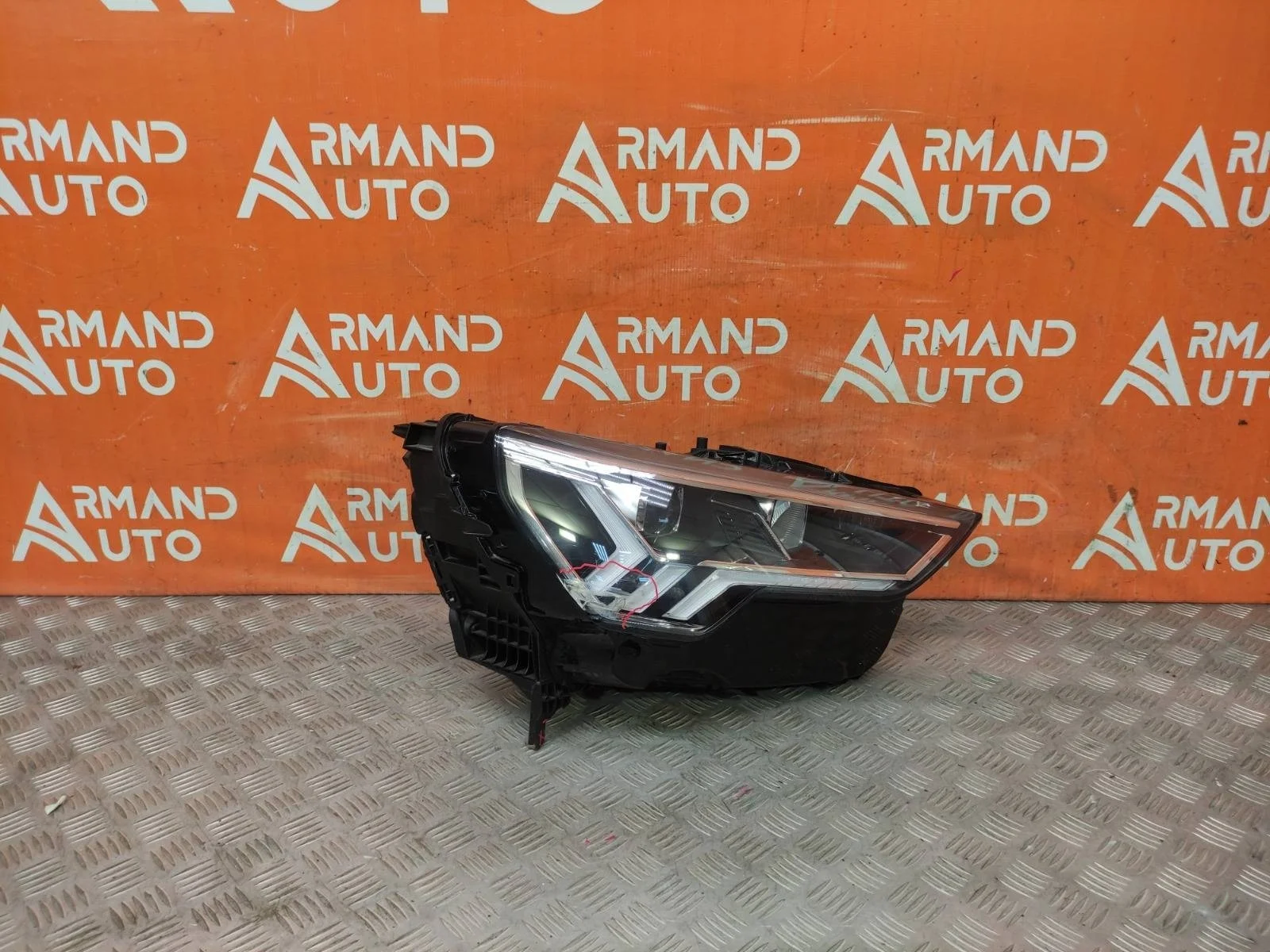 Фара Audi Q3 2018-нв F3