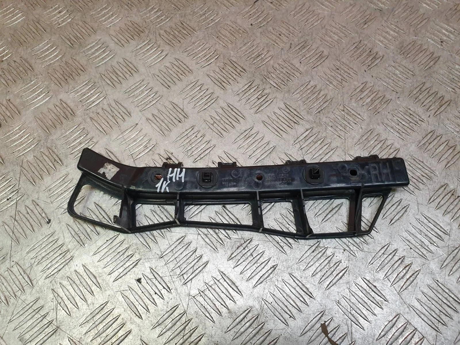 Кронштейн бампера Hyundai I30 2007-2012 FD